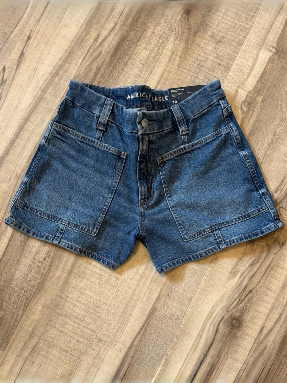 American Eagle Strigid Curvy Super High Waisted Relaxed Shorts - Picture 3 of 7